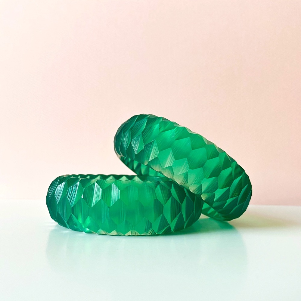 Translucent Emerald Vintage Inspired Single Bangle